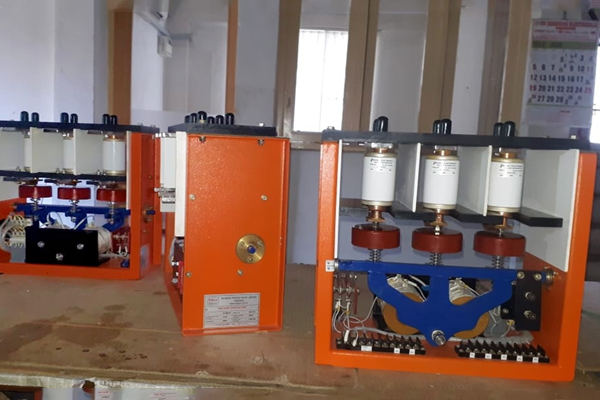 Vacuum contactor1